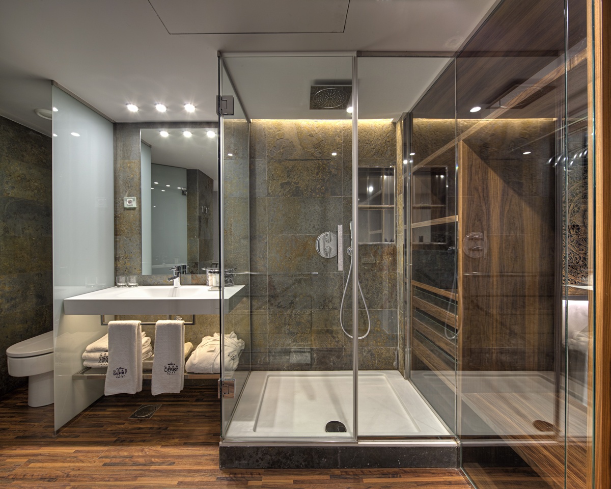 Tono Bagno baños hotel granderby Barcelona