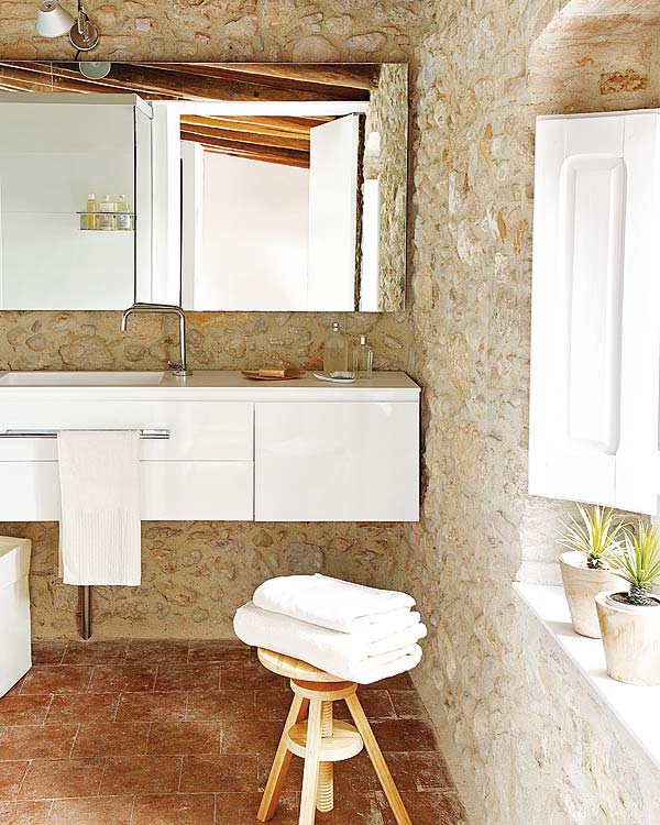 Baño de diseño rustico en vivienda particular Tono Bagno, gloria duran