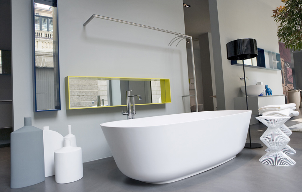 fotos baños de diseño Antonio Lupi Tono Bagno - Baños modernos cemento - AntonioLupi - bañera BAIA CRISTALPLANT W - griferia BIKAPPA