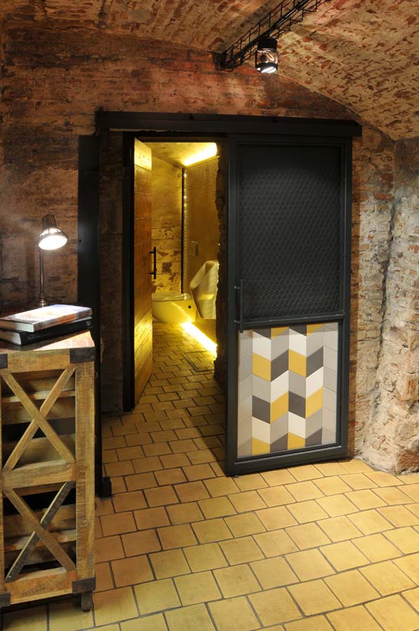 suelos y paredes rusticos, tono bagno barcelona