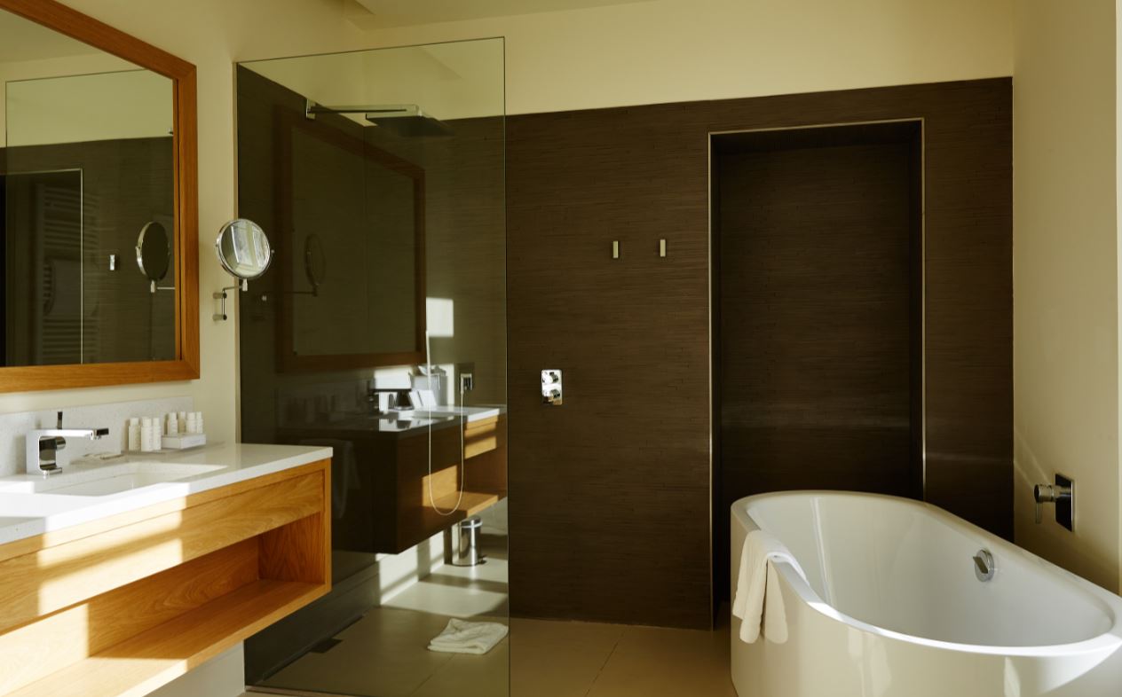 banos-modernos-para-hoteles-hotel-la-demeure-du-parc-francia
