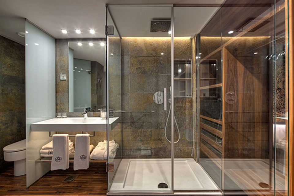 reforma-baños-hotel-gran-derby