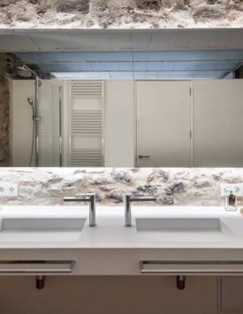 baños-rusticos-casa-pueblo-emporda